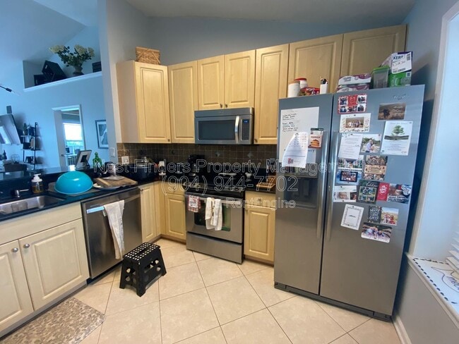 Foto del edificio - 1412 1st St N