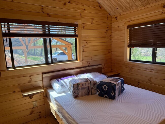 Foto del edificio - Hayesville Tiny Home 2