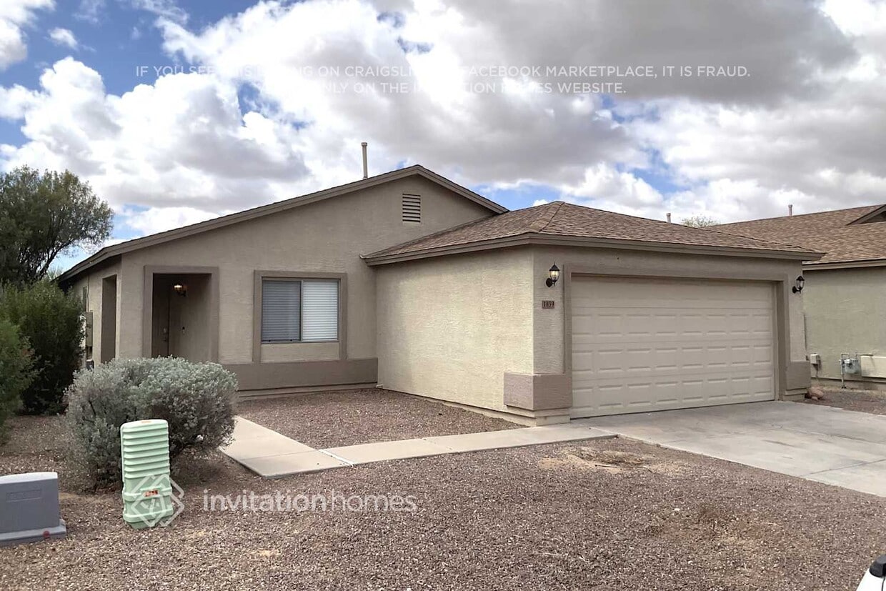 Foto principal - 1039 E Desert Moon Trail