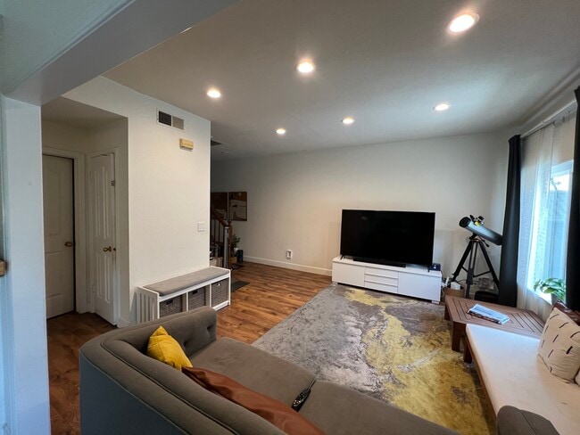 Shared living space - 4135 Stanley Blvd