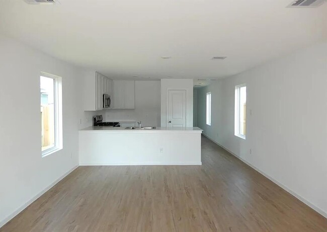 Foto del edificio - 21575 Carosella Dr
