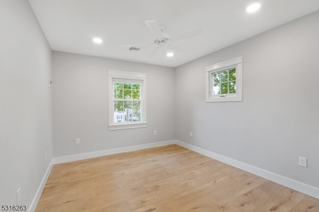 Foto del edificio - 450 Mountain Ave