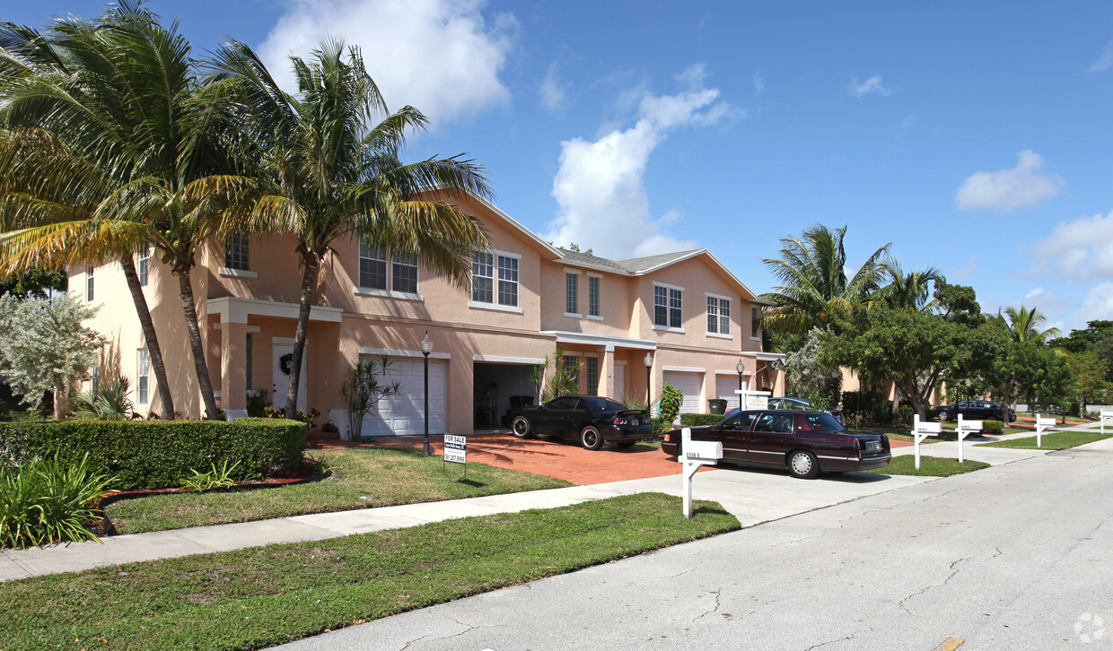 Primary Photo - Tropic Isles Town Homes
