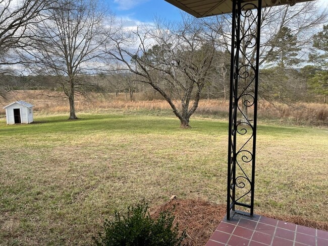 Building Photo - Executive 3/3 House in Coosa on Acreage $1...