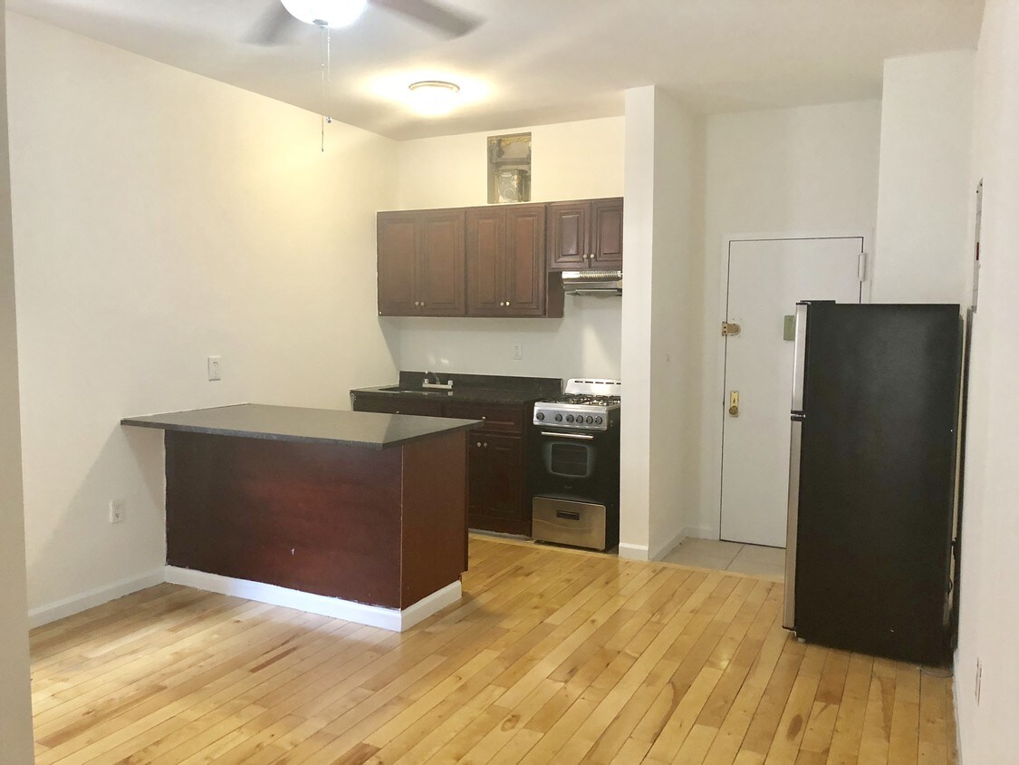 Primary Photo - 45 Tiemann Pl