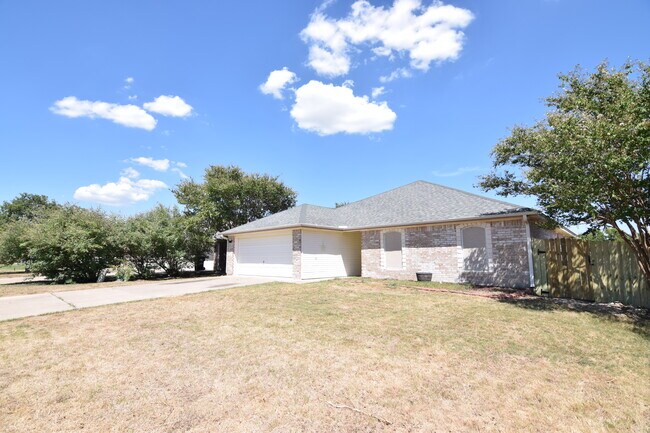 Building Photo - 7418 Upland Bend Dr