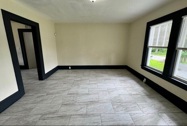 Foto del edificio - 2923 Rosselle St