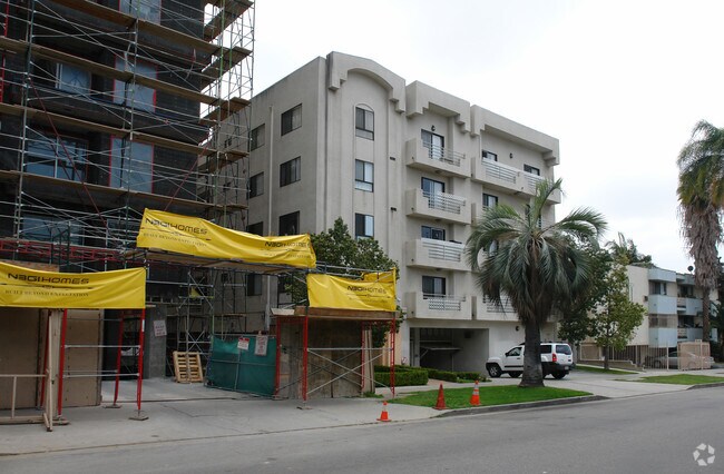 Building Photo - 714 S Serrano Ave