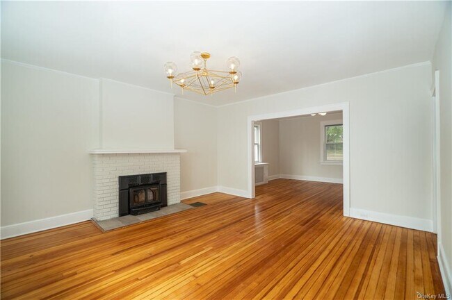 Building Photo - 59 Putnam Dr