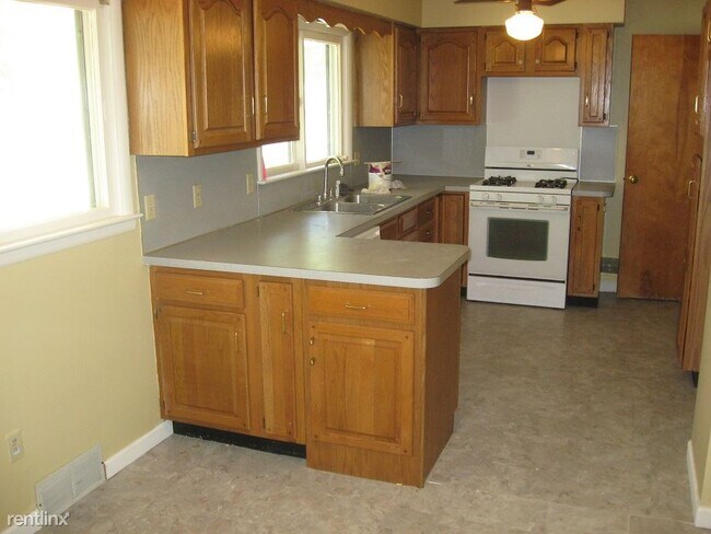 Building Photo - 3 br, 2 bath House - 523 W Rouse St single...