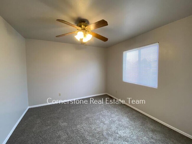 Building Photo - 901 Teal Ct