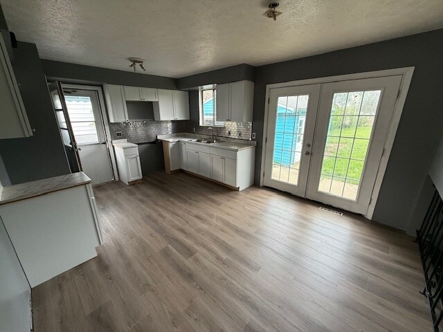 Foto del edificio - 6446 Wolf Rd