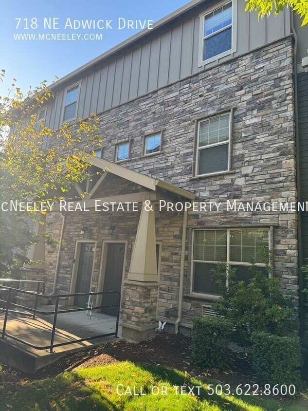 Photo - 718 NE Adwick Drive-