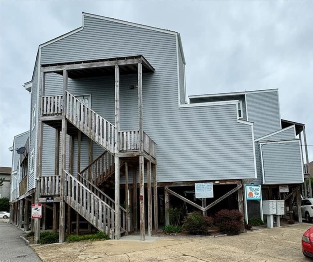 Primary Photo - 1326 W Ocean View Ave