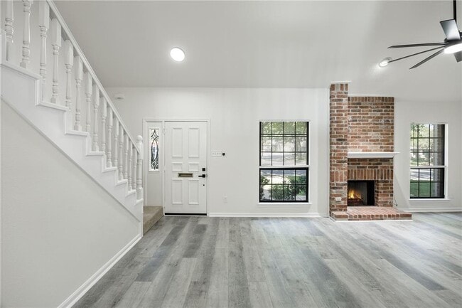 Building Photo - 7131 Chimney Corners