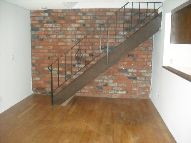 Building Photo - 2635 Yardarm Ave