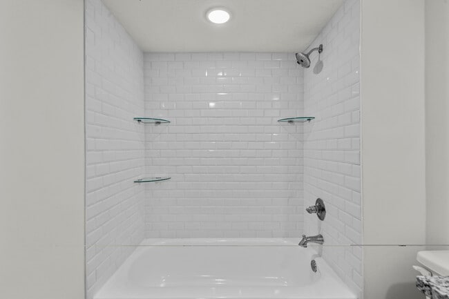Building Photo - Vieux Carre Apartments