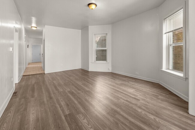 Building Photo - 5744 S Green St