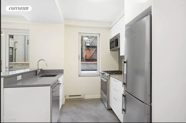 Building Photo - 111 E 115th St