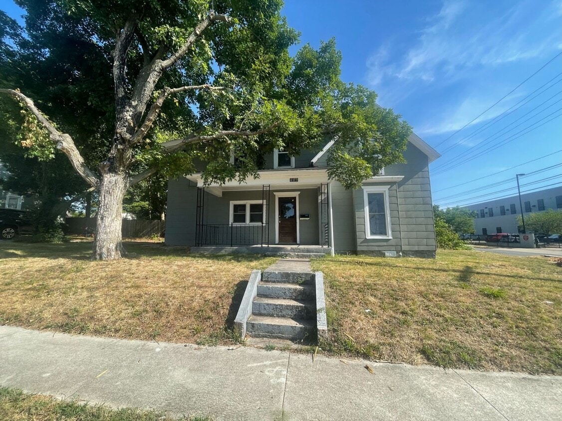 3 bed/2 bath, 1400 sqft home! 405 W Nichol... House Rental in