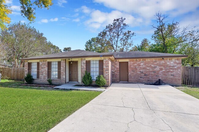 Foto del edificio - 1018 Surrey Ct