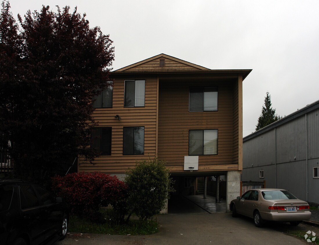 Building Photo - 10551 Midvale Ave