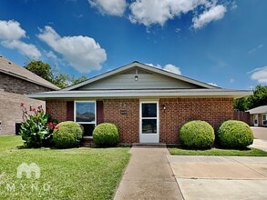 Building Photo - 1601 Cardinal Dr