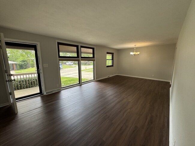 Building Photo - 716 Cranford Dr