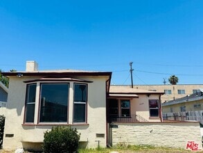 Building Photo - 1029 W 84th St