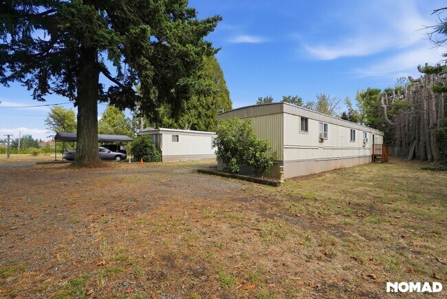 Building Photo - 35390 SE Bluff Rd