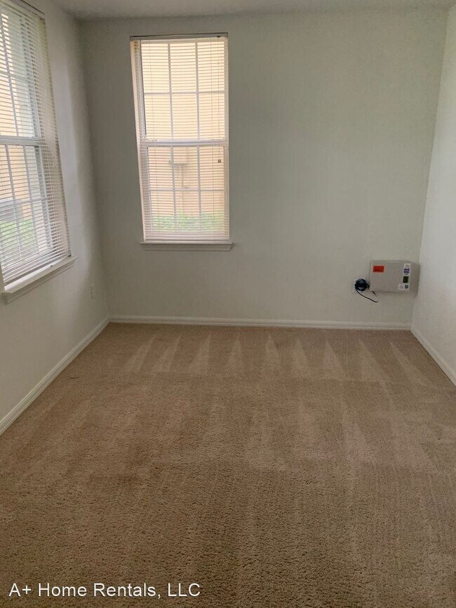 Building Photo - 3 br, 2 bath House - 1038 Waterside Dr