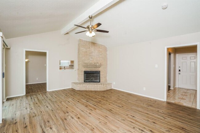 Foto del edificio - 12011 Pecan Meadow Dr