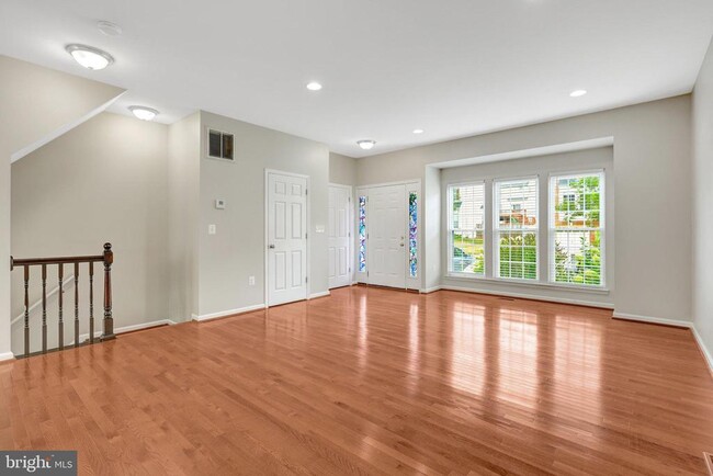 Foto del edificio - 2480 Wheat Meadow Cir