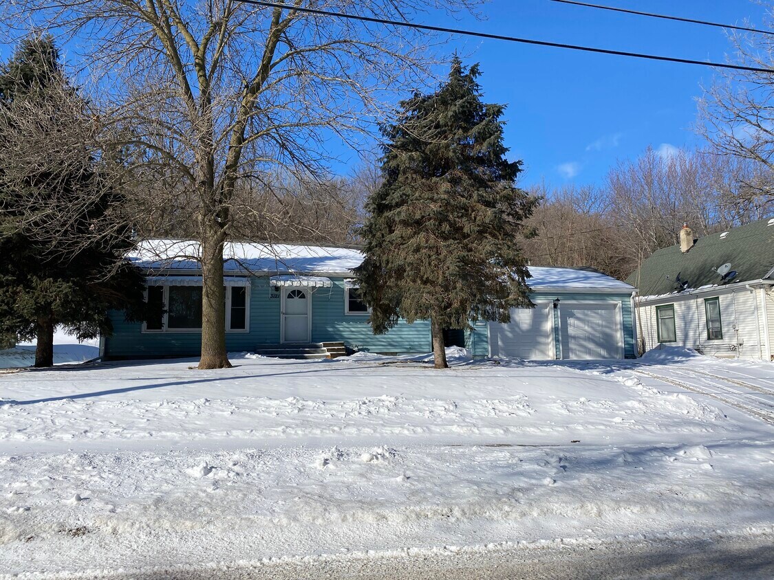Primary Photo - 3121 Morgan St