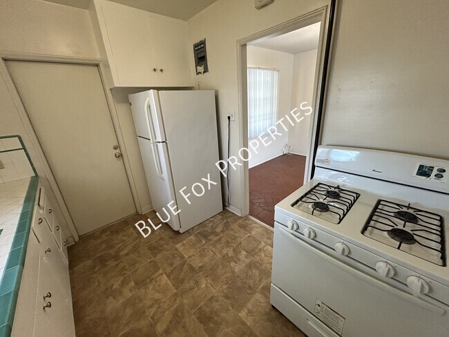 Foto del edificio - 1448 E Waverly St
