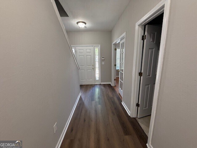 Foto del edificio - 7043 Brookview Creek