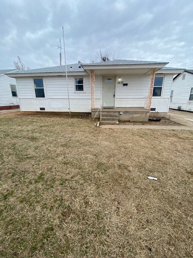 Foto del edificio - Spacious 3 Bedroom House