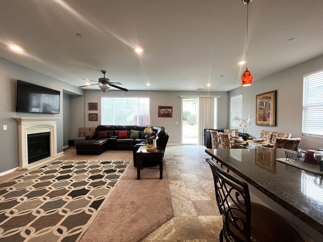 Building Photo - Rosena Ranch Area Beautiful home