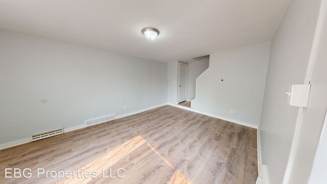 Building Photo - 3 br, 2 bath House - 540 Burton Drive