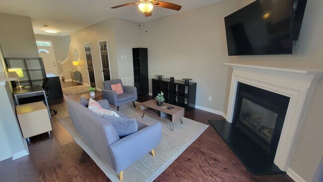 Foto del edificio - 2 Bed, 2 Bath Townhome in Mauldin is Available