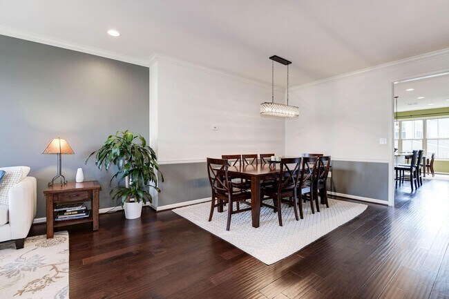 Building Photo - 23622 Sailfish Square