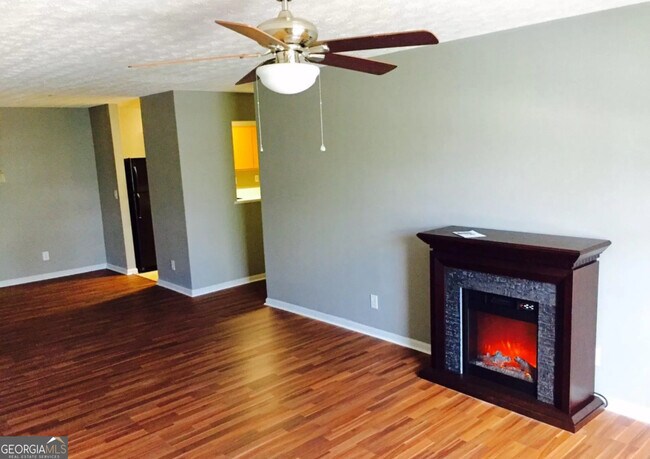 Building Photo - 5302 Fairington Ridge Cir