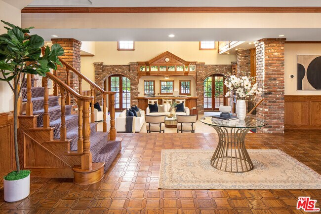 Foto del edificio - 4199 Woodlane Ct