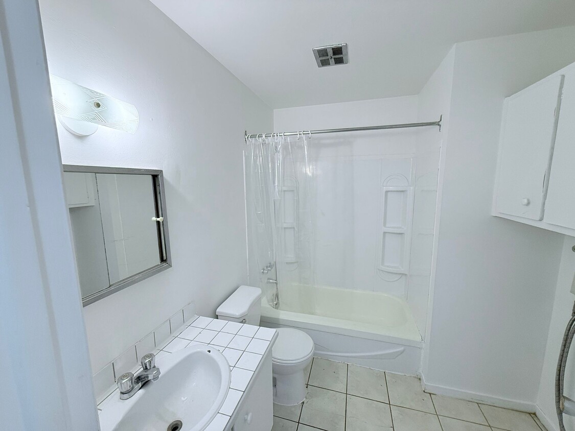 Primary Photo - 114 Rue des Textiles