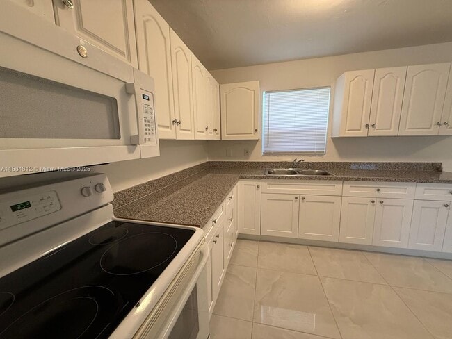 Foto del edificio - 3440 NW 4th St