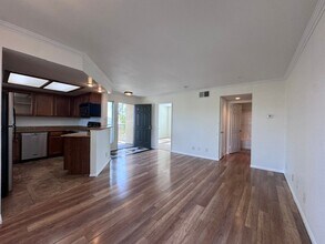 Building Photo - 3472 Hathaway Ave