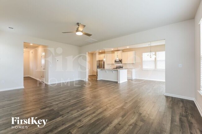 Building Photo - 807 Birchcrest Wy