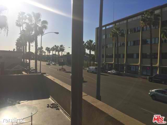 Foto del edificio - 10776 Washington Blvd