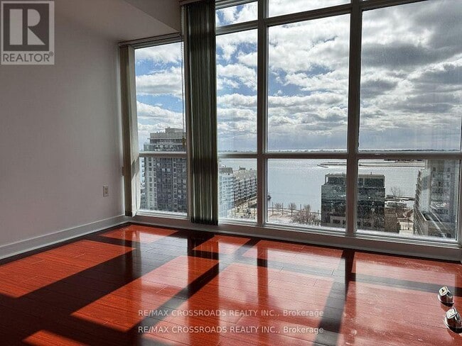 Photo du bâtiment - 11 Brunel Ct