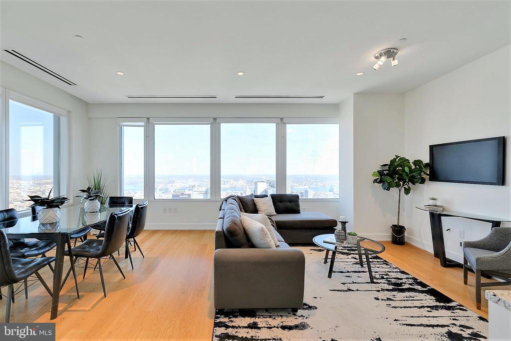 Primary Photo - 50 S 16th St